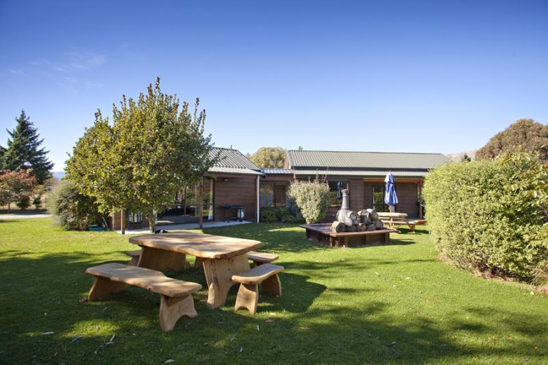 Alpine View Lodge Wanaka Dış mekan fotoğraf